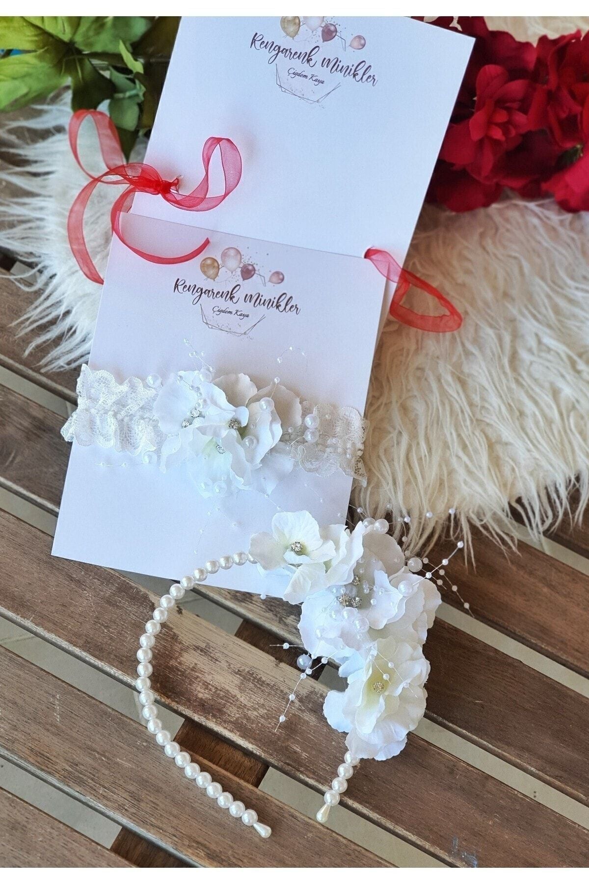 Anne Bebek Beyaz Cicek Inci Detaylı Taç & Saçbandì – Taç – Taç – Taç