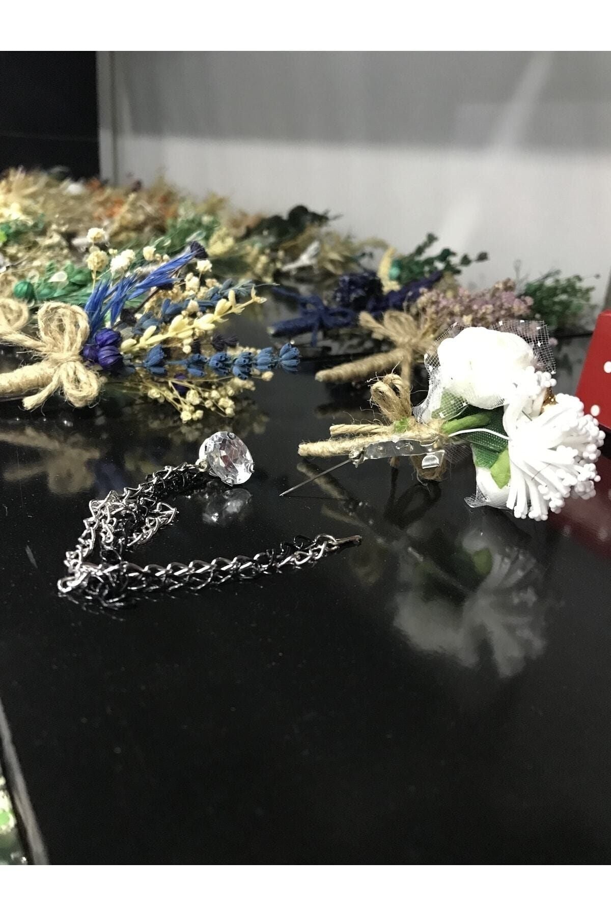 Beyaz Yaka Çiçeği - Damat Çiçeği - Sağdıç Çiçeği Zincirsizdir – Yaka Iğnesi