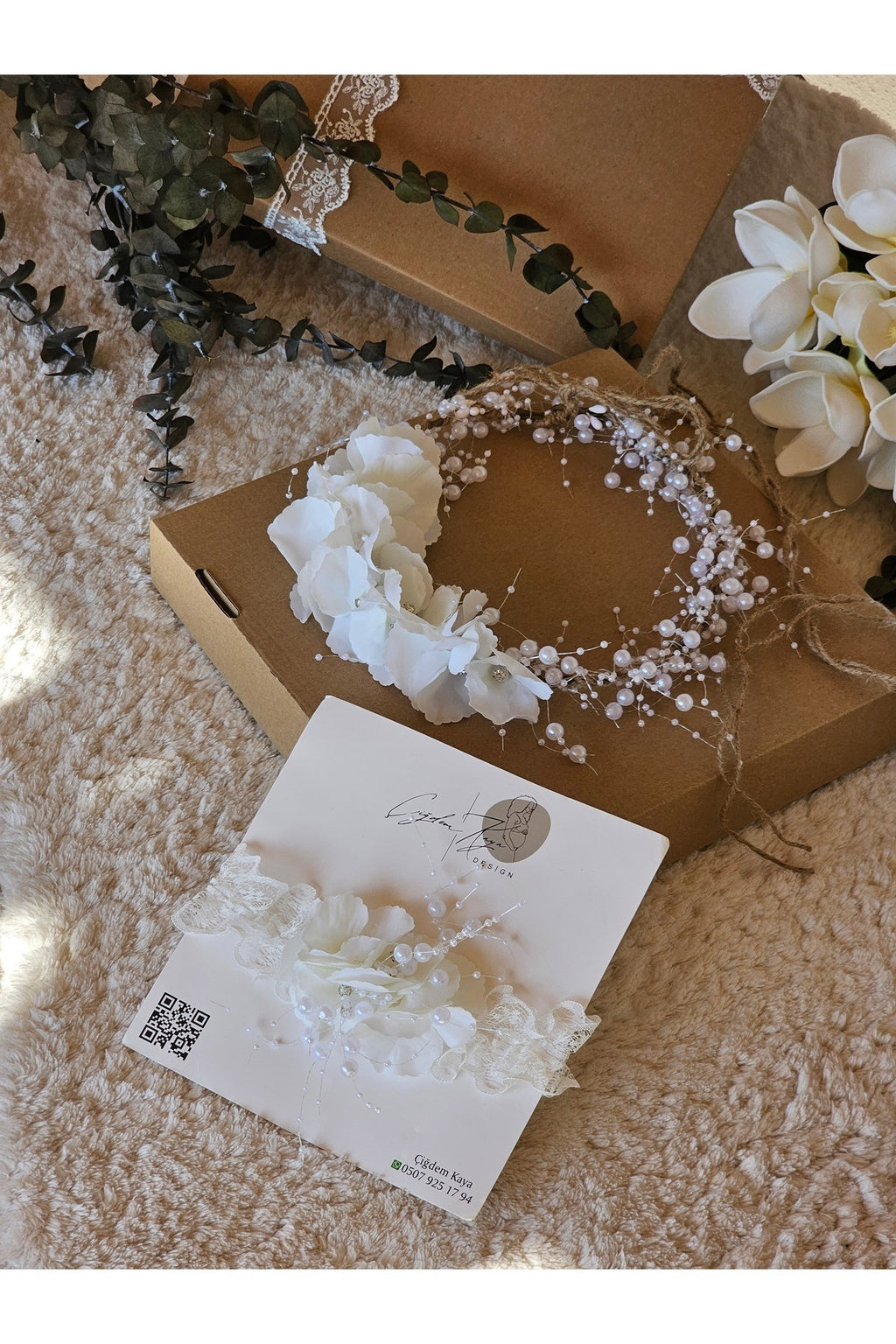 Anne Bebek Beyaz Ortanca Çicekli Özel Tasarım Taç & Saçbandı (HAMİLE LOHUSA TACI) – Taç – Taç – Taç