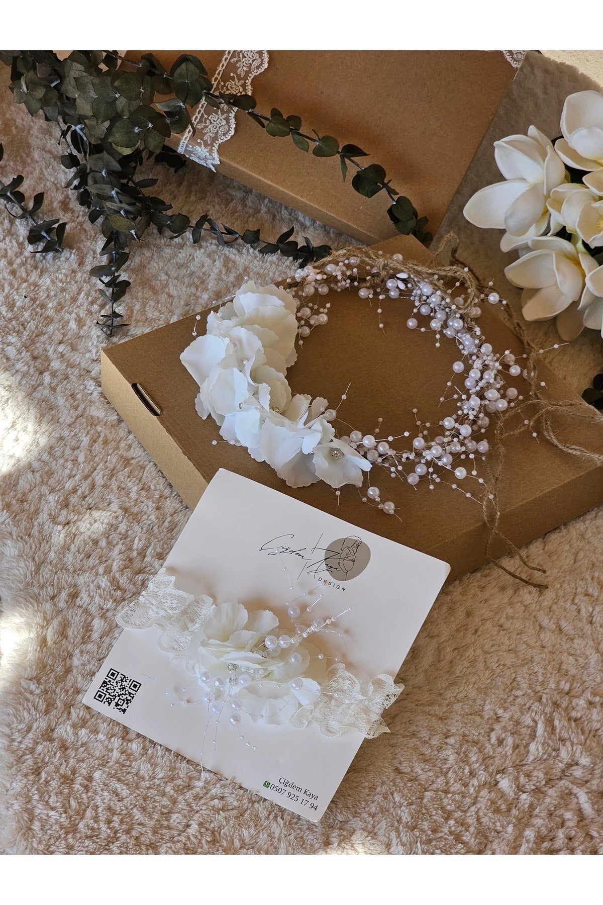 Anne Bebek Beyaz Ortanca Çicekli Özel Tasarım Taç & Saçbandı (HAMİLE LOHUSA TACI) – Taç – Taç – Taç