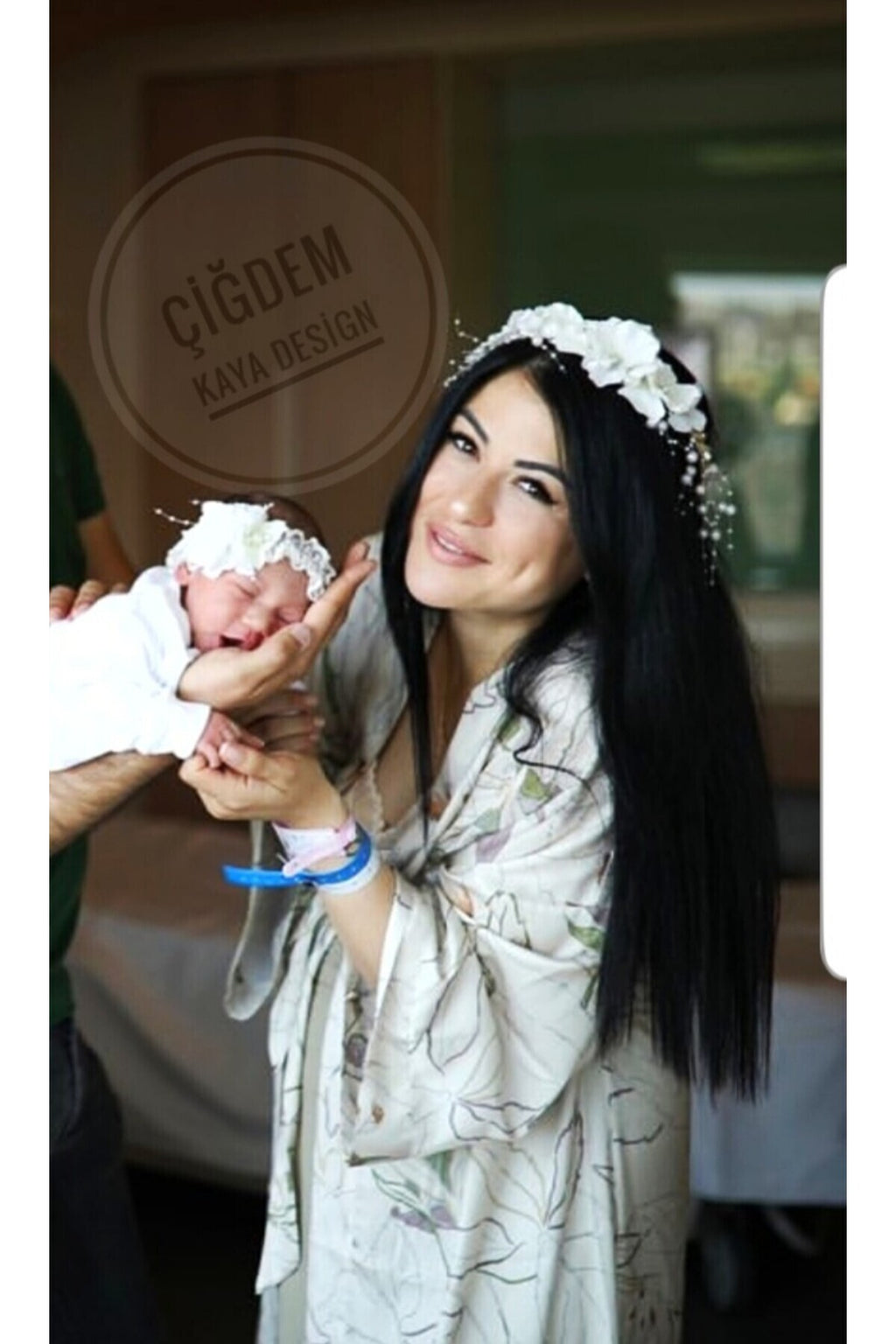 Anne Bebek Beyaz Ortanca Çicekli Özel Tasarım Taç & Saçbandı (HAMİLE LOHUSA TACI) – Taç – Taç – Taç