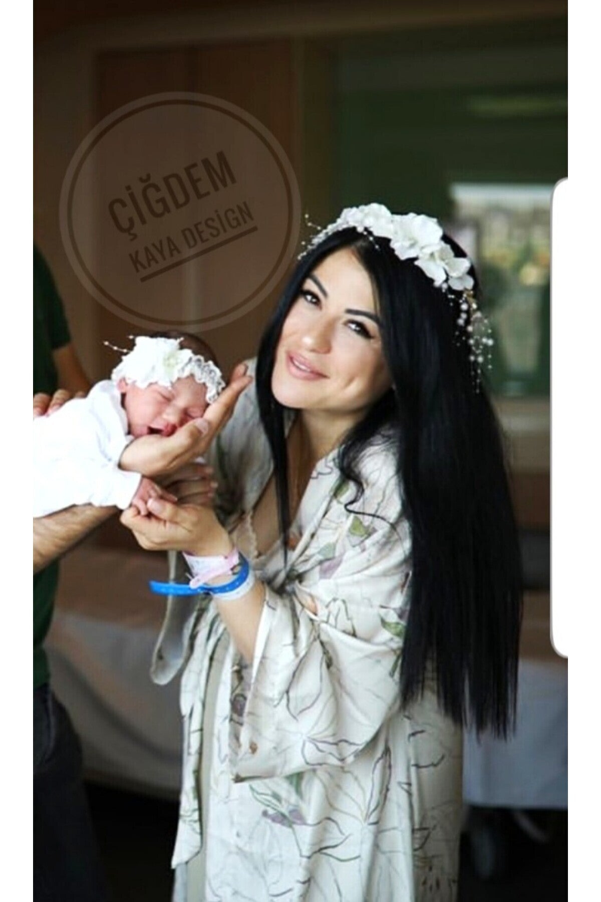 Anne Bebek Beyaz Ortanca Çicekli Özel Tasarım Taç & Saçbandı (HAMİLE LOHUSA TACI) – Taç – Taç – Taç